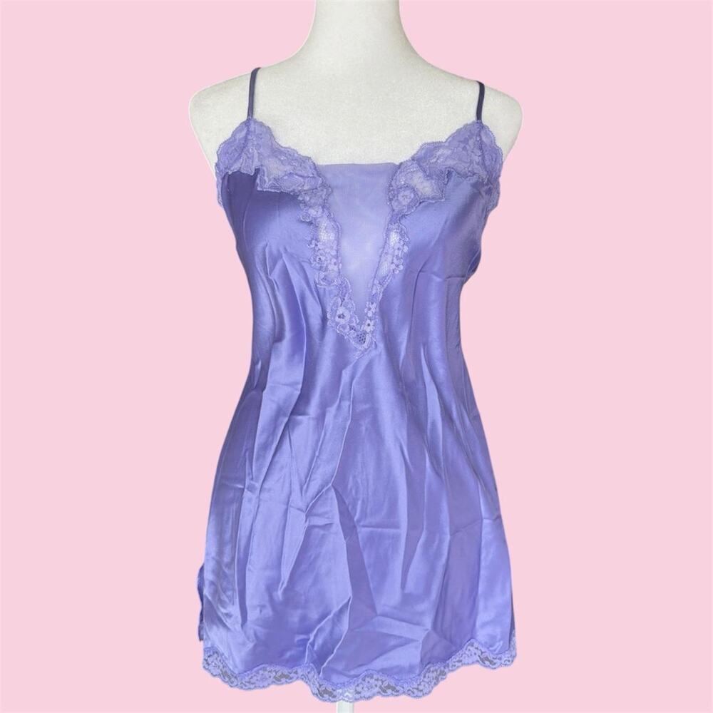 Vintage 2003 Victoria's Secret fairycore lavender lace slip dress, size S